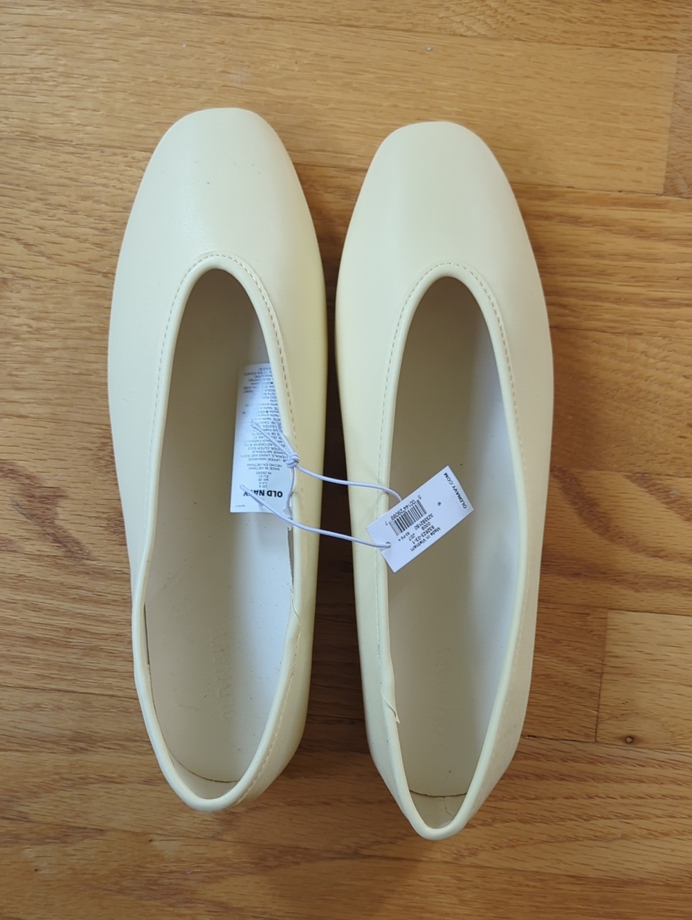 Old Navy Cream Slip-On Flats